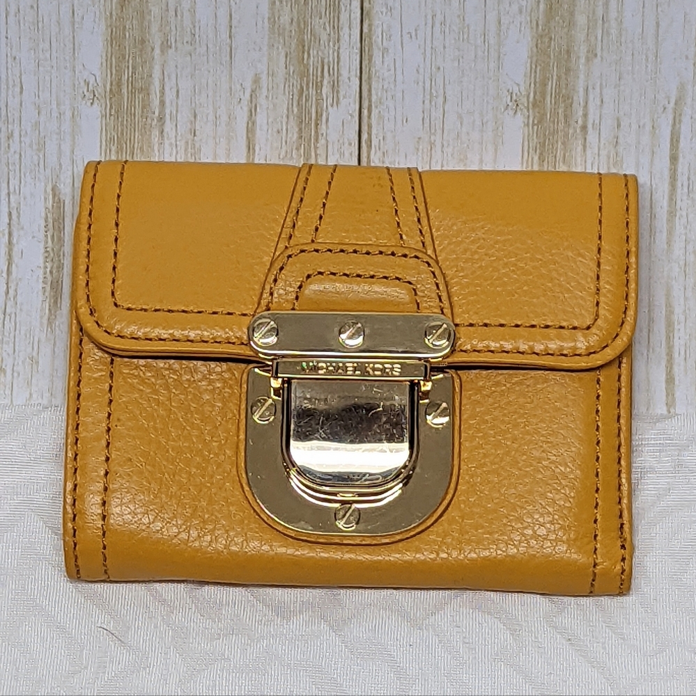 MICHAEL KORS | Pebbled Leather Trifold Wallet NWT